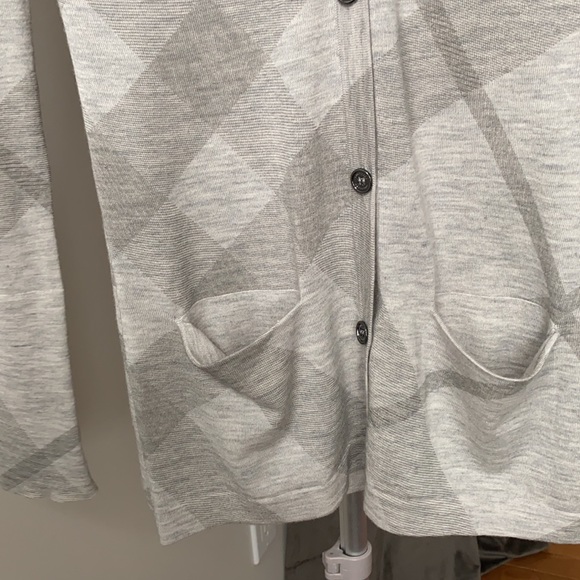 Burberry Light Cardigan. Perfect for summer - Picture 7 of 8